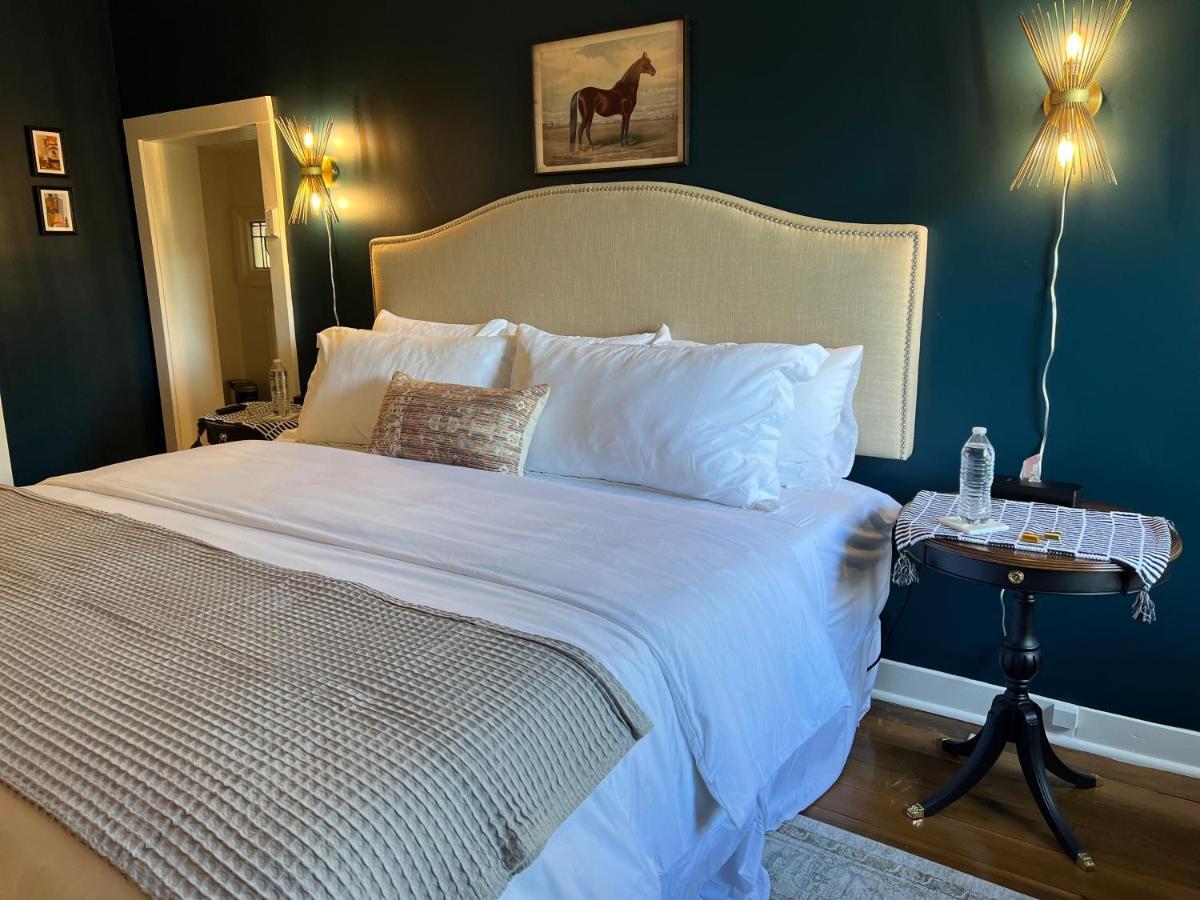 Rose Hill Inn Versailles 外观 照片