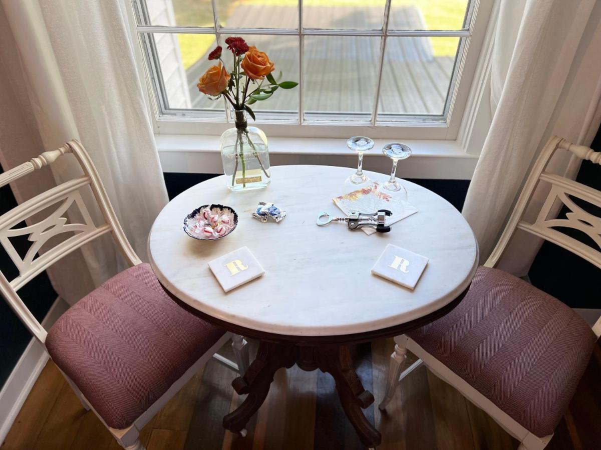 Rose Hill Inn Versailles 外观 照片